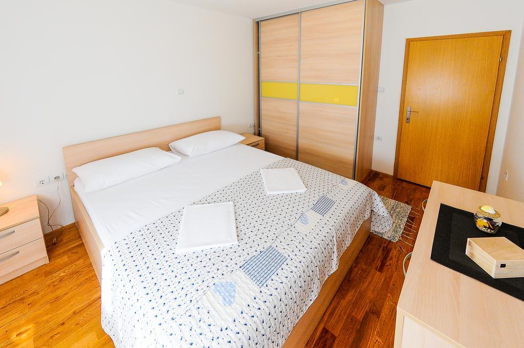 Apartments Rajic สปลิท ภายนอก รูปภาพ