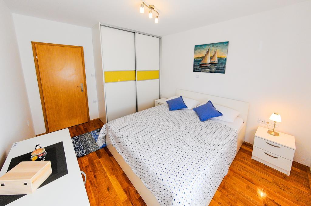 Apartments Rajic สปลิท ภายนอก รูปภาพ