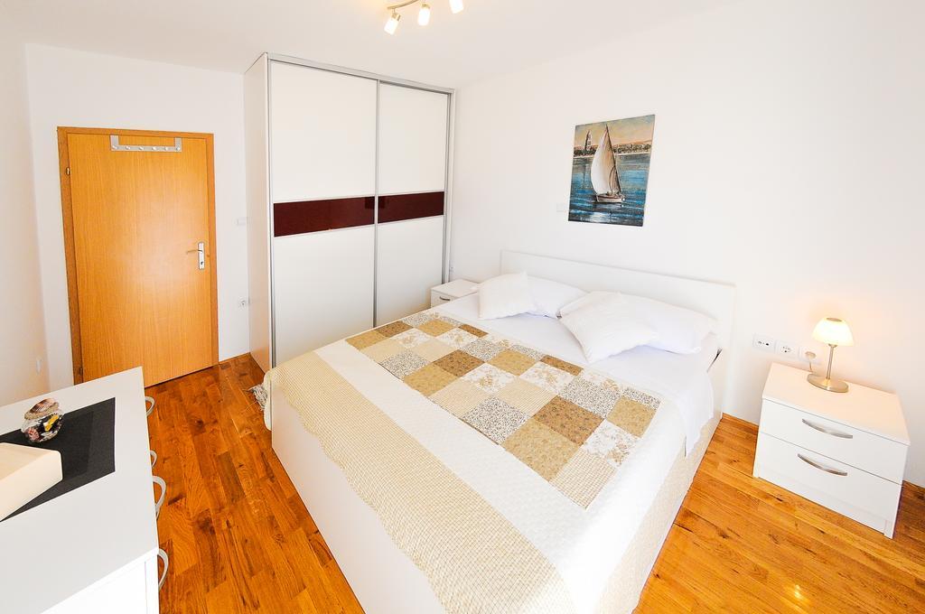 Apartments Rajic สปลิท ภายนอก รูปภาพ