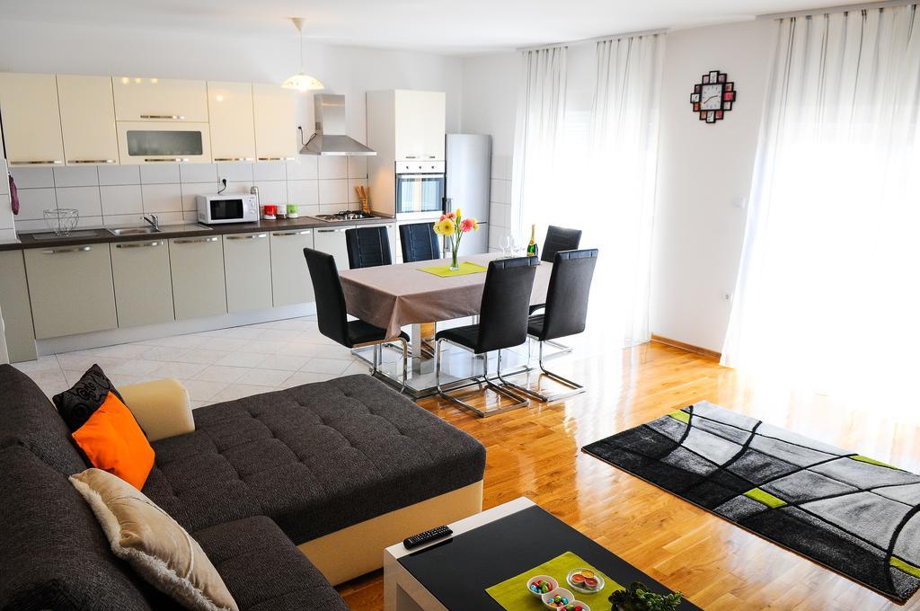 Apartments Rajic สปลิท ภายนอก รูปภาพ