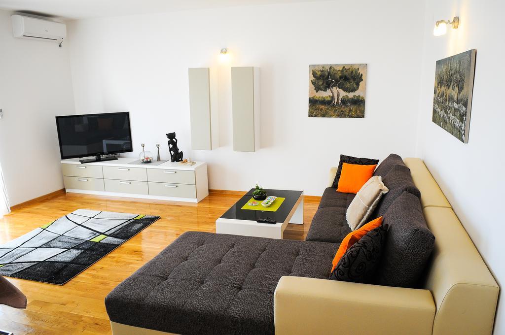 Apartments Rajic สปลิท ภายนอก รูปภาพ